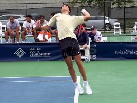 虽然他的职 虽然他的职