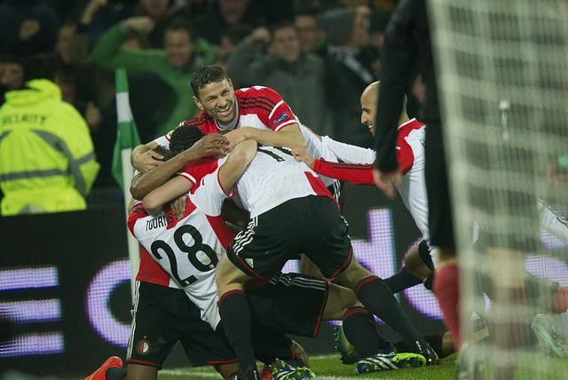 仍坚持回到 仍坚持回到