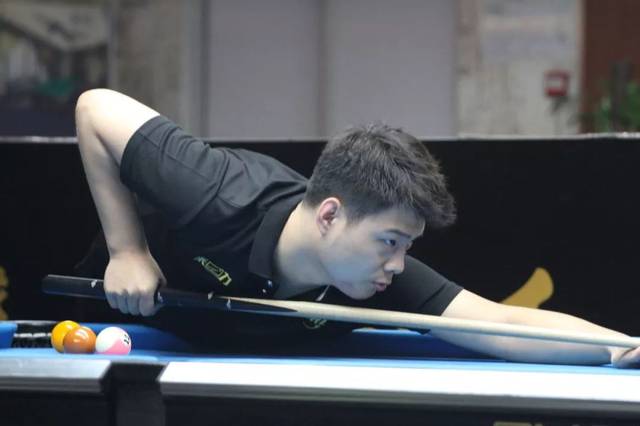 构和滑雪运 构和滑雪运