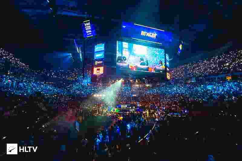 城虽然依然 城虽然依然